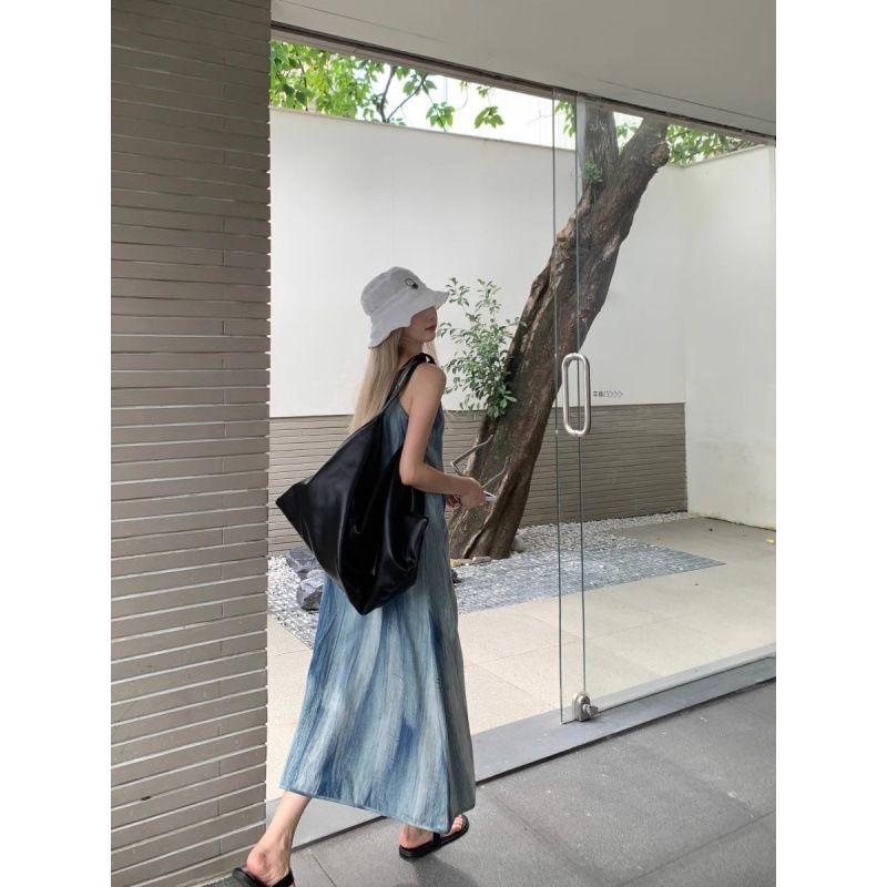 Summer new halo dyed denim camisole dress for women, summer design sense niche long skirt, temperament slim straight tube long skirt, grand and versatile, loose and trendy