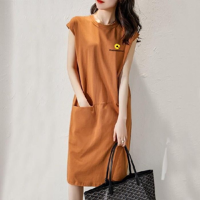 Summer new loose fitting dress, solid color T-shirt dress, women's Korean version medium length fairy dress, fashionable printed round neck long dress, solid color with pockets, simple and elegant, fa