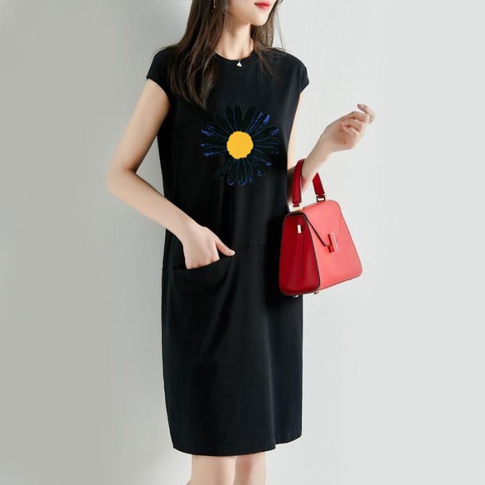 Summer new loose fitting dress, solid color T-shirt dress, women's Korean version medium length fairy dress, fashionable printed round neck long dress, solid color with pockets, simple and elegant, fa