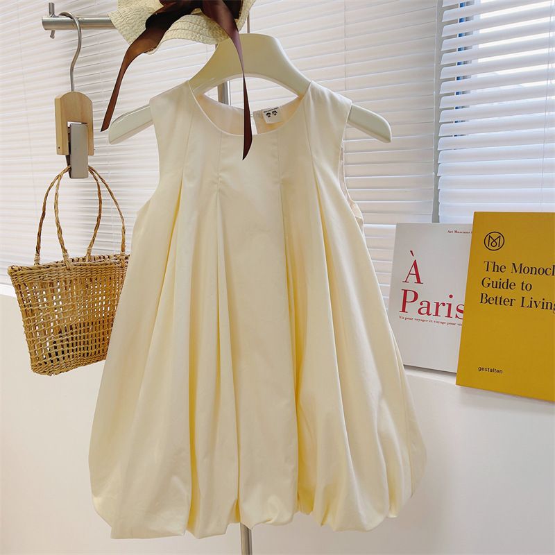 Summer new Korean version of baby girl dress, little girl French simple and stylish princess dress, girl's solid color pleated flower bud temperament vest dress, versatile and stylish，A-line skirt