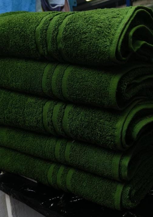 100% Luxurious Cotton Bath Towels Set - Premium Quality Pack of 1- Ultimate Comfort and Absorbency for Bathroom, Luxury Bath Towels Set for Home & Spa (70" x 140"), (Hunter Green)