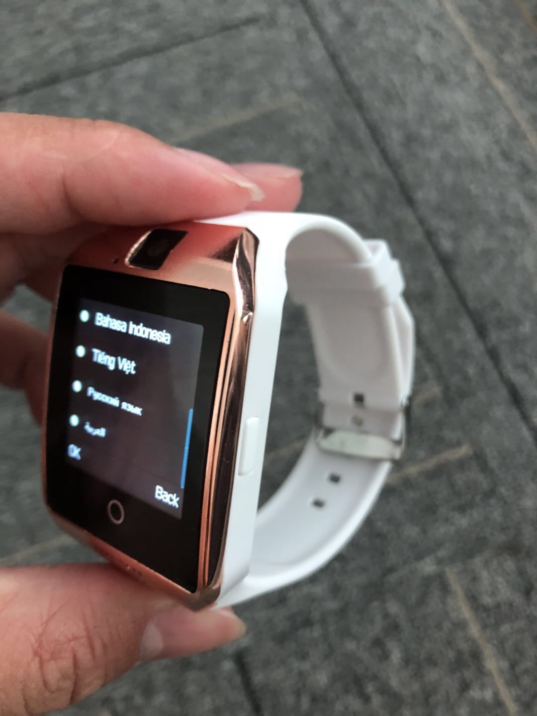 Digital Touch Screen Smart Watch With SIM Card Slot Q18 Smart Bracelet Camera Bluetooth Call Wristwatch SIM Card Women Smartwatch IOS Android Phones Support Whatsapp Facebook DZ09 Men Smart Watch