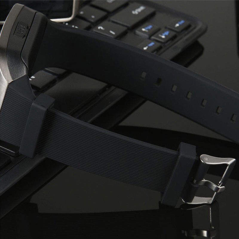 Digital Touch Screen Smart Watch With SIM Card Slot Q18 Smart Bracelet Camera Bluetooth Call Wristwatch SIM Card Women Smartwatch IOS Android Phones Support Whatsapp Facebook DZ09 Men Smart Watch