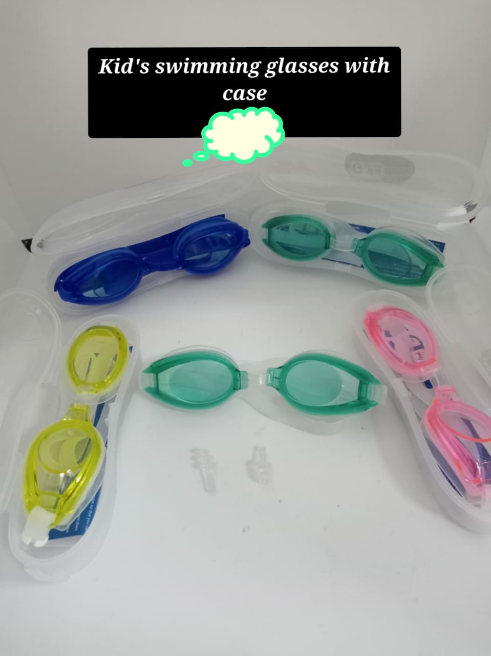 KIDS SWIMMING GLASSES WITH CASESwimming Goggles - Water World - Elastic Anti Fog - Swimming goggles with anti-fog protection feature that keeps your vision in the swimming pool clear. These swimming g
