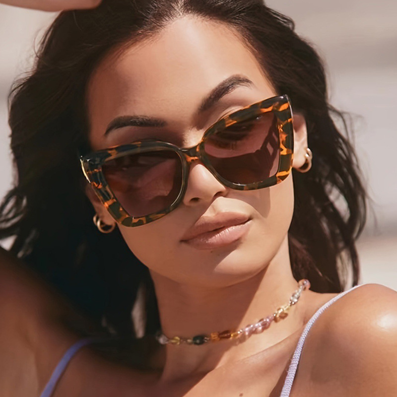 .Irregular Chain Cat Eye Shades  Vintage Sun Glasses