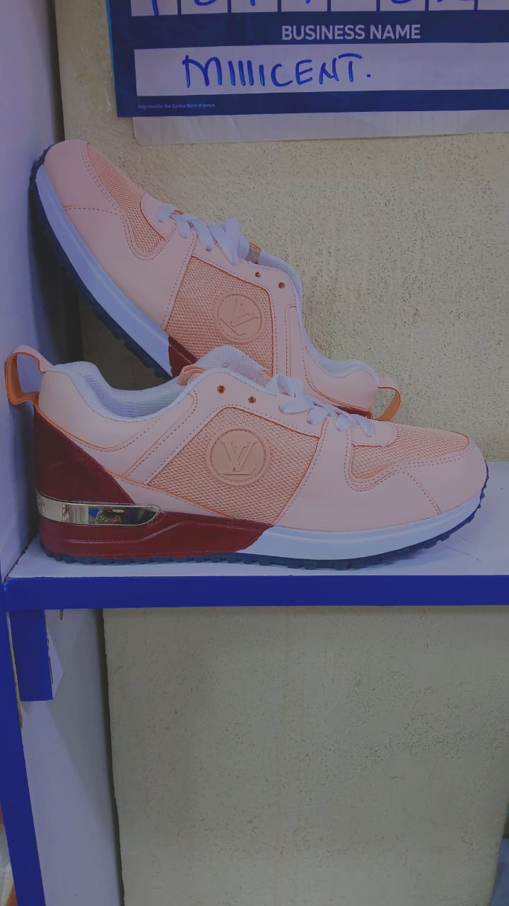 High Quality Louis Viutton Ladies sneakers