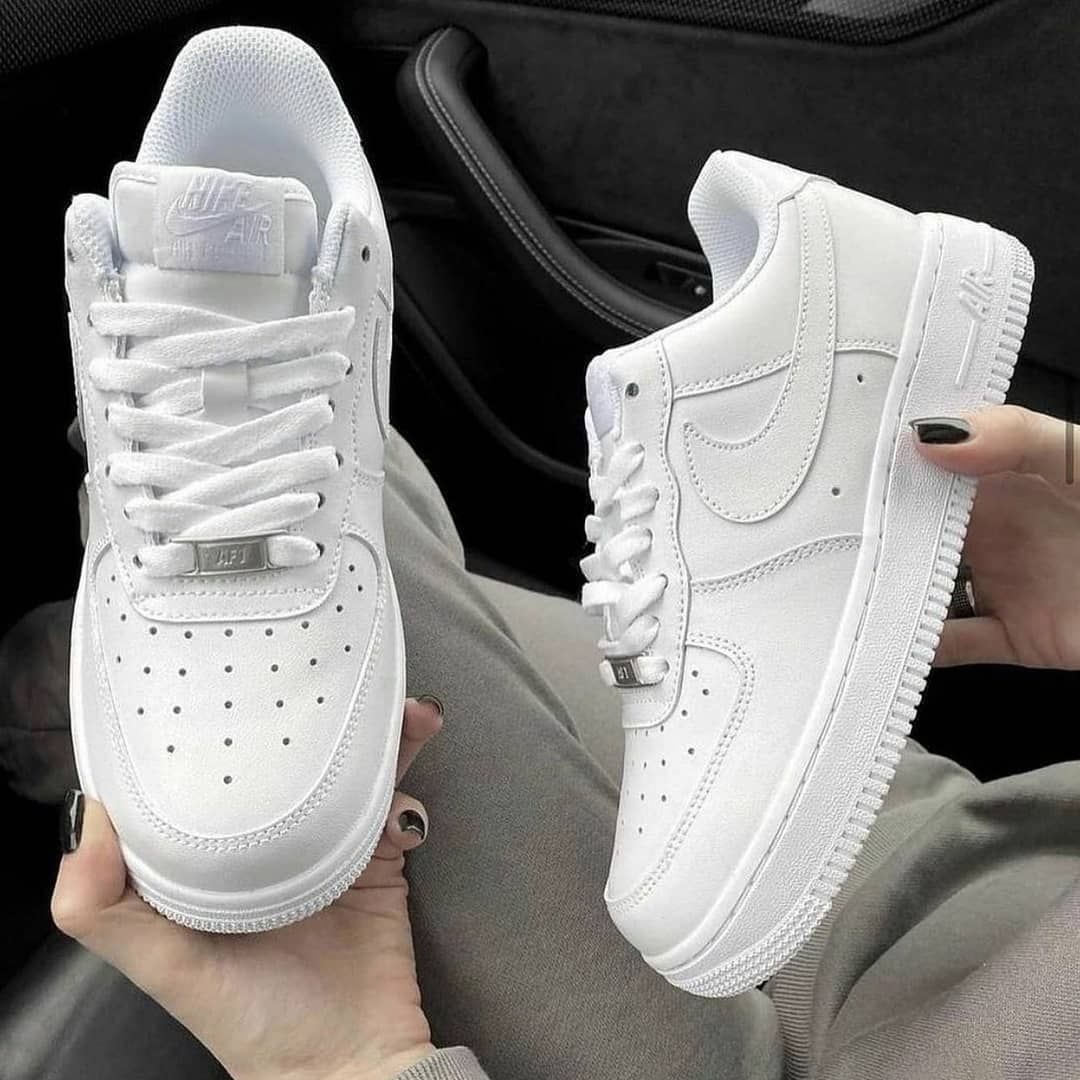 QUALITY AIRFORCE 1 SHOES, BLACK AND WHITE SNEAKERS