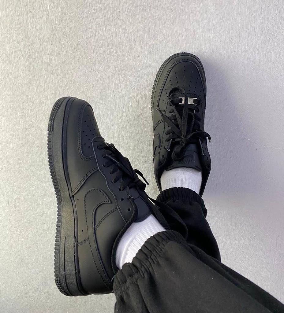 QUALITY AIRFORCE 1 SHOES, BLACK AND WHITE SNEAKERS