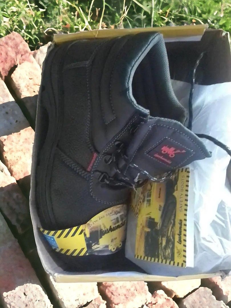 Generic Home and Industrial High Quality Anti-Slip Safety Boots - Durable Work Shoes for Construction, Farming, and Factory Use | Anti-Slip Safety Boots Kenya | Water-Resistant Safety Boots Kenya