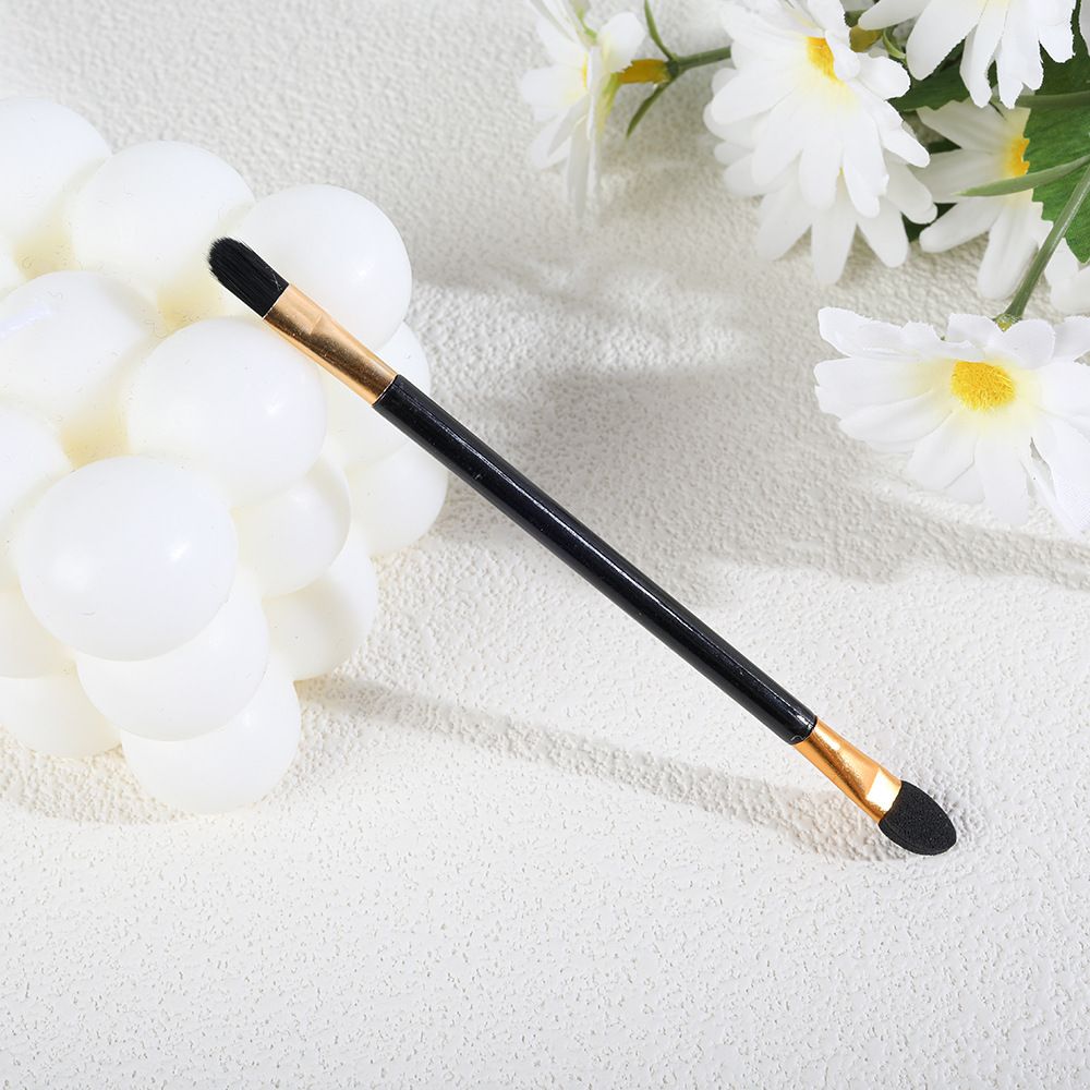 Dual purpose lip brush, eye shadow stick, integrated makeup brush, portable eye makeup brush, makeup tools
