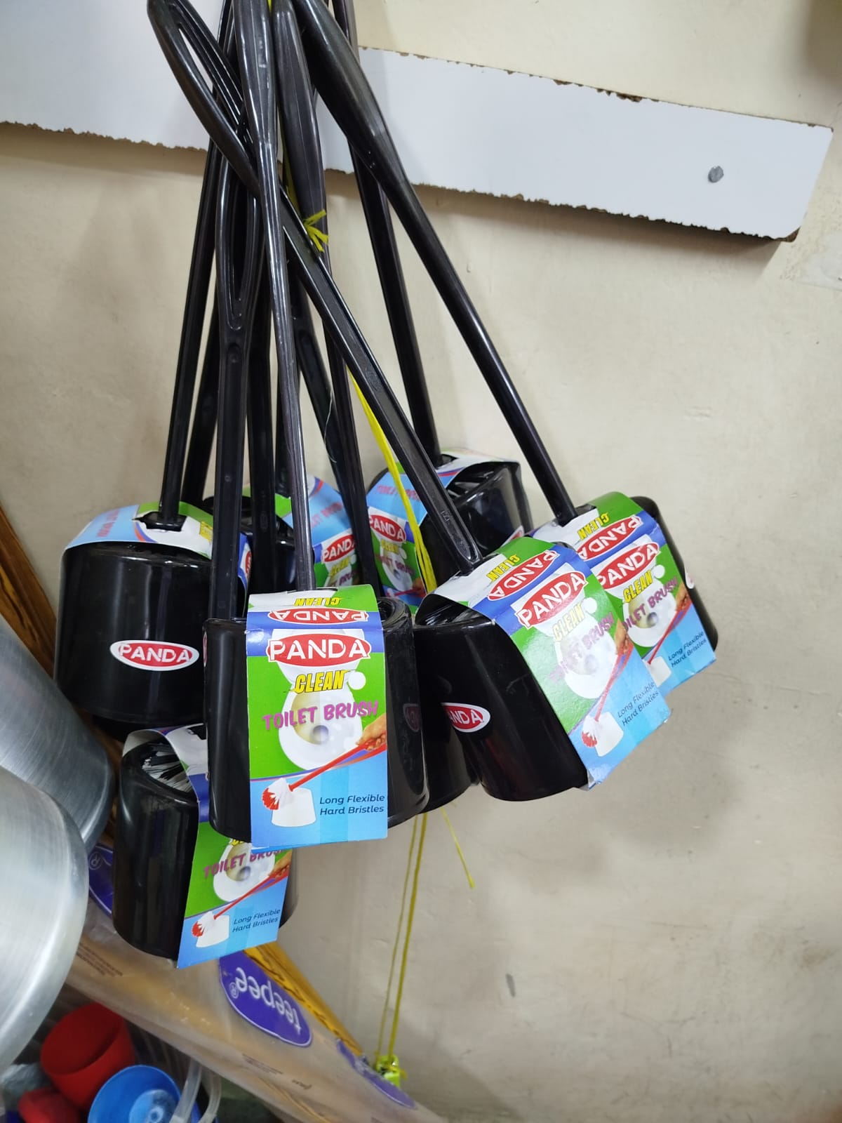 Toilet snd bathroom brushtool used for cleaning toilet bowls. The forest of bristles on a standard toilet brush makes a great thing to scrub the toilet to it's edge, making it clean and sparkling.Can
