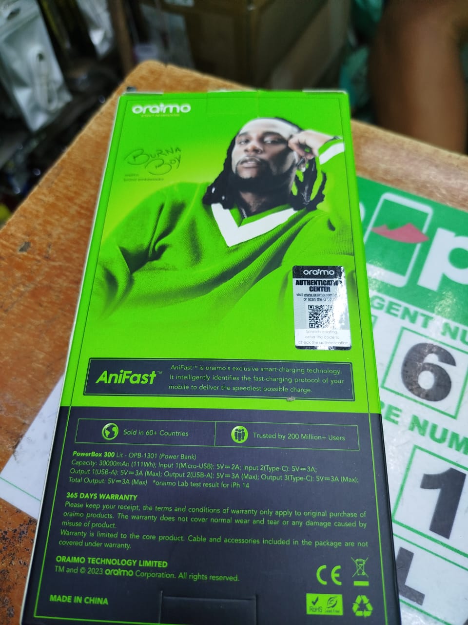 **DISCOUNTED SALES**Original oraimo 30000mAh powerbank This is an Ultra High Capacity 30000mah power bank with premium LI-ion polymer battery cells that add which add battery life to your phone, table