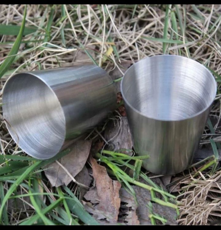 8oz Portable Pocket Flask Gift set with two tot Cups