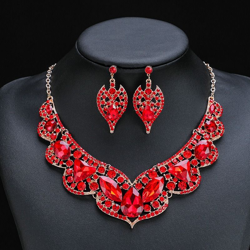 2024 African Retro Bride Jewelry Necklace Earring Set With Versatile Style Wedding Dress Banquet Artificial Gem Party Concert Dress Fashion Accessories Gentle  Elegant Necklace+Earring Set