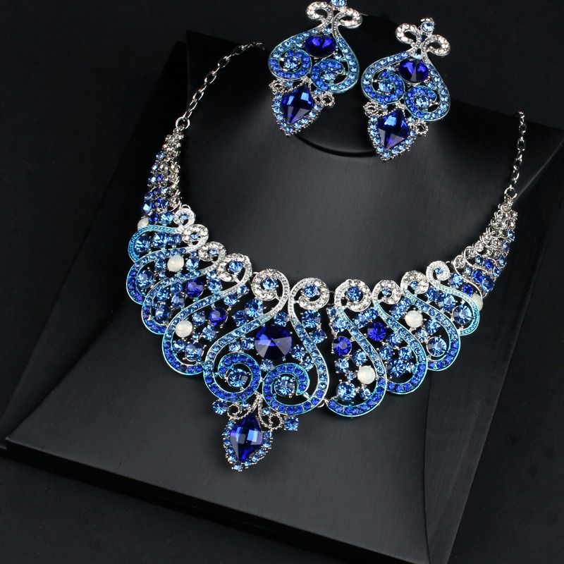 2024 African Retro Bride Jewelry Necklace Earring Set With Versatile Style Wedding Dress Banquet Artificial Gem Party Concert Dress Fashion Accessories Gentle  Elegant Necklace+Earring Set