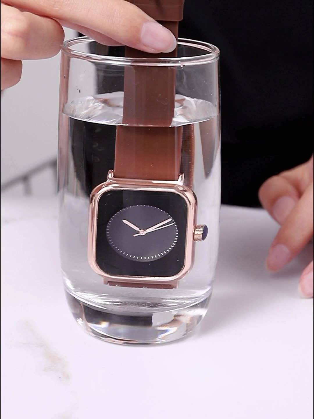 2024 Women's waterproof silicone strap watch Fashion square women's watch student trend imitation Apple smart large dial quartz watch