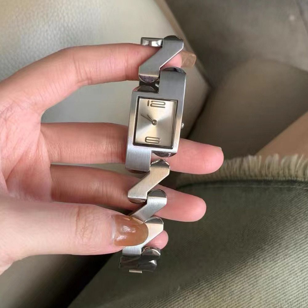 2024 Africa Hot Selling Innovative Design Retro Square Quartz Business Men's Bracelet Metal Watch Light Luxury Fashion Gold Classic Middle School Student Cool Watch