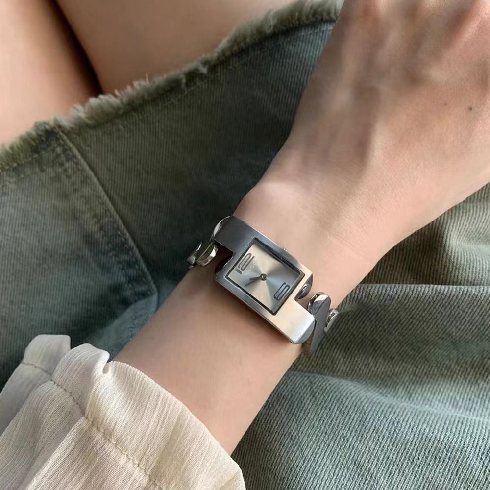 2024 Africa Hot Selling Innovative Design Retro Square Quartz Business Men's Bracelet Metal Watch Light Luxury Fashion Gold Classic Middle School Student Cool Watch