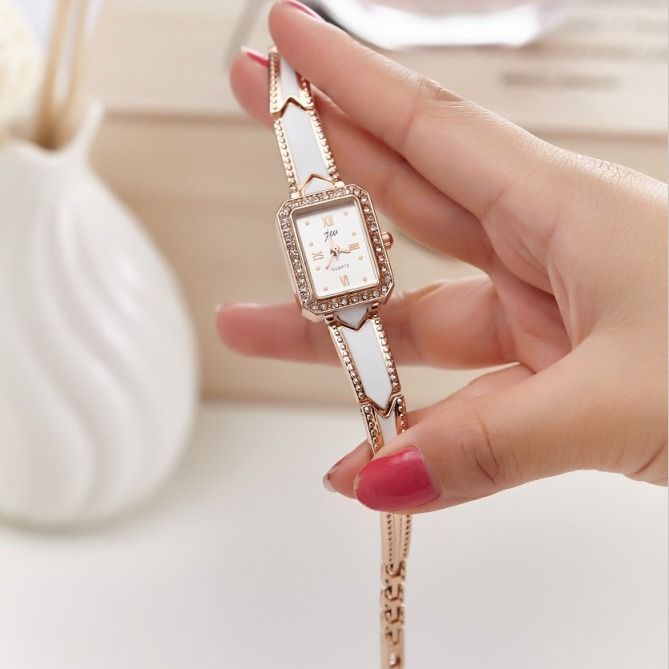 Is the brand women's watch fashion Korean version personality fashion leisure life waterproof steel belt female students all match watch