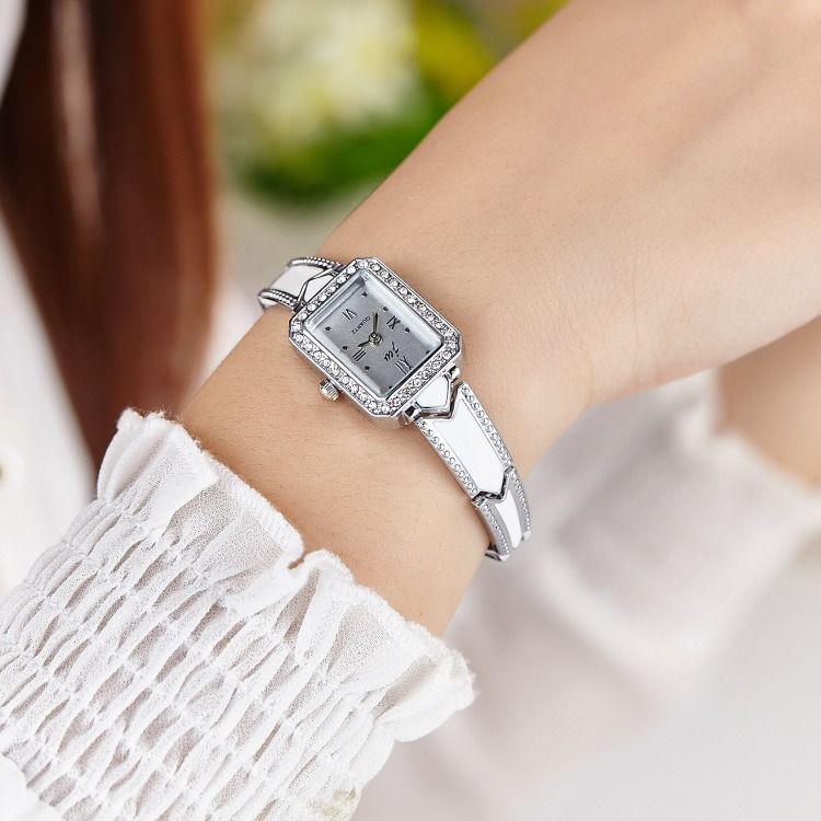 Is the brand women's watch fashion Korean version personality fashion leisure life waterproof steel belt female students all match watch