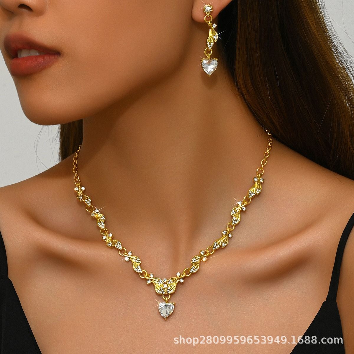 2024Africa hot new jewelry metal diamond necklace earrings two-piece wedding bride jewelry set geometric pattern bamboo chain popular camellia elements light luxury style