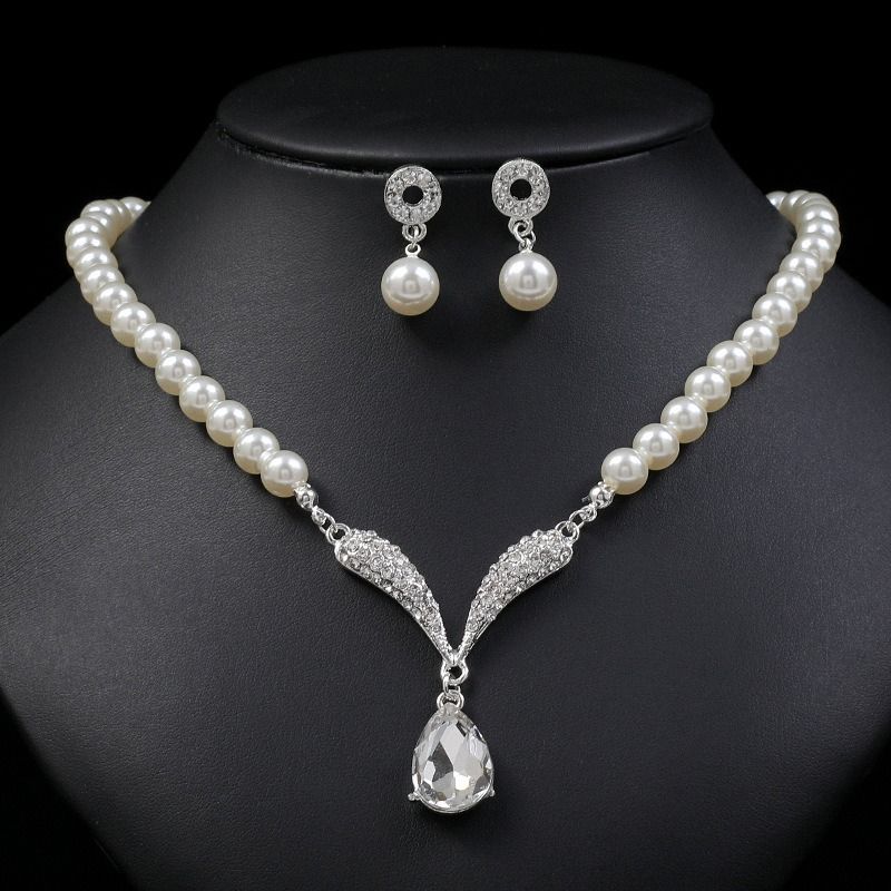 2024 African personality pearl necklace earring set light luxury niche all fashion temperament explosive alloy electroplated bridal dress accessories