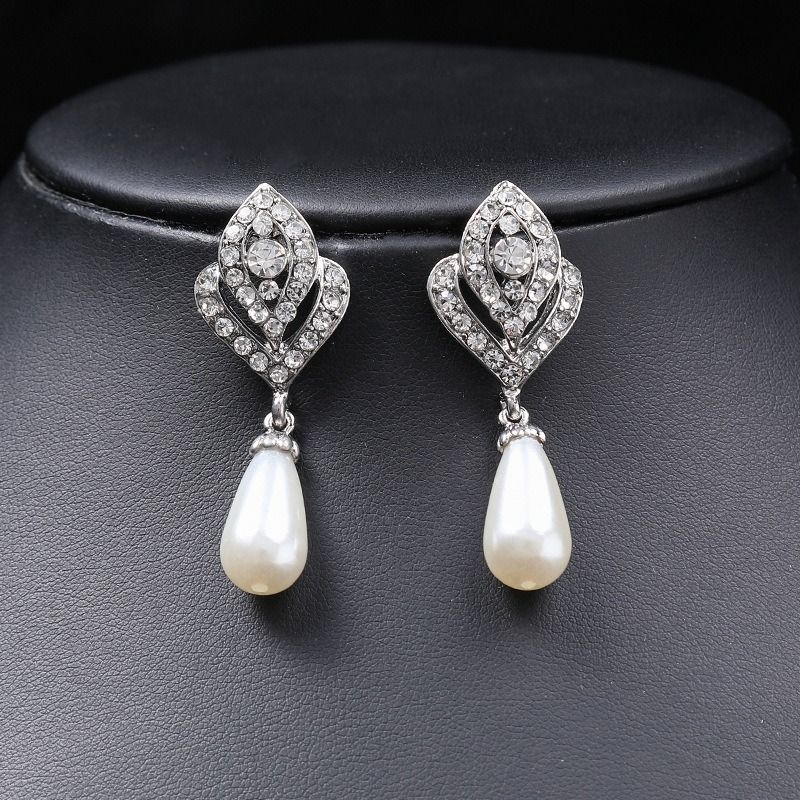 2024 African personality pearl necklace earring set light luxury niche all fashion temperament explosive alloy electroplated bridal dress accessories