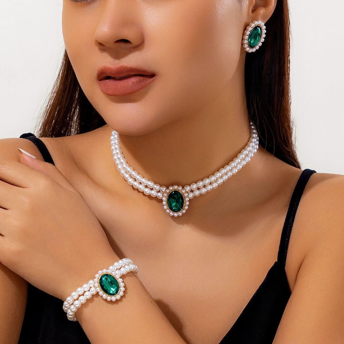 2024 African Light Luxury Short Style Imitation Pearl Choker Neckchain Turquoise Beaded Retro Ethnic Style Collar Fashionable And Popular Collar Evening Dress Bride Exquisite Accessories