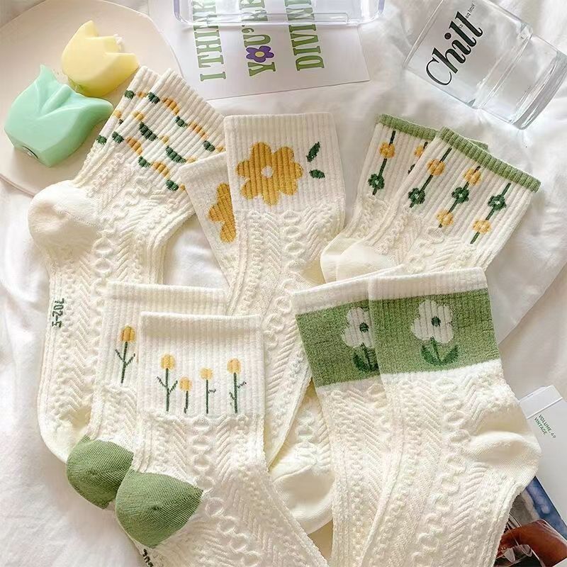 Socks for girls high school tube socks ins tide with Korean version of autumn and winter net red cute preppy style ladies white stockings