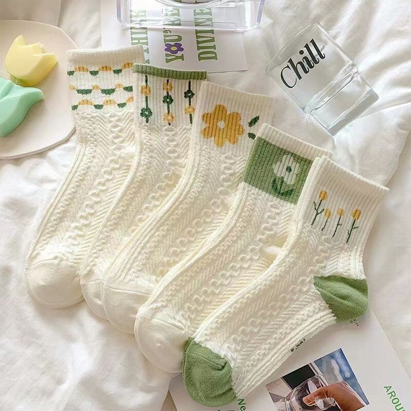 Socks for girls high school tube socks ins tide with Korean version of autumn and winter net red cute preppy style ladies white stockings