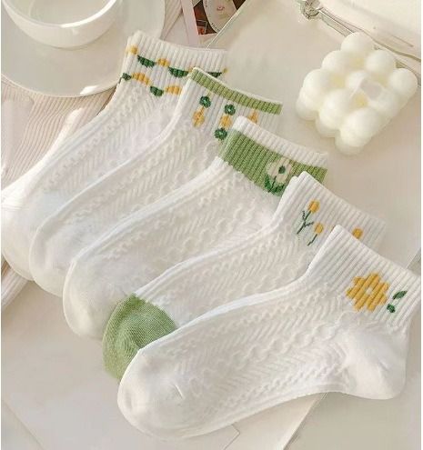 Socks for girls high school tube socks ins tide with Korean version of autumn and winter net red cute preppy style ladies white stockings