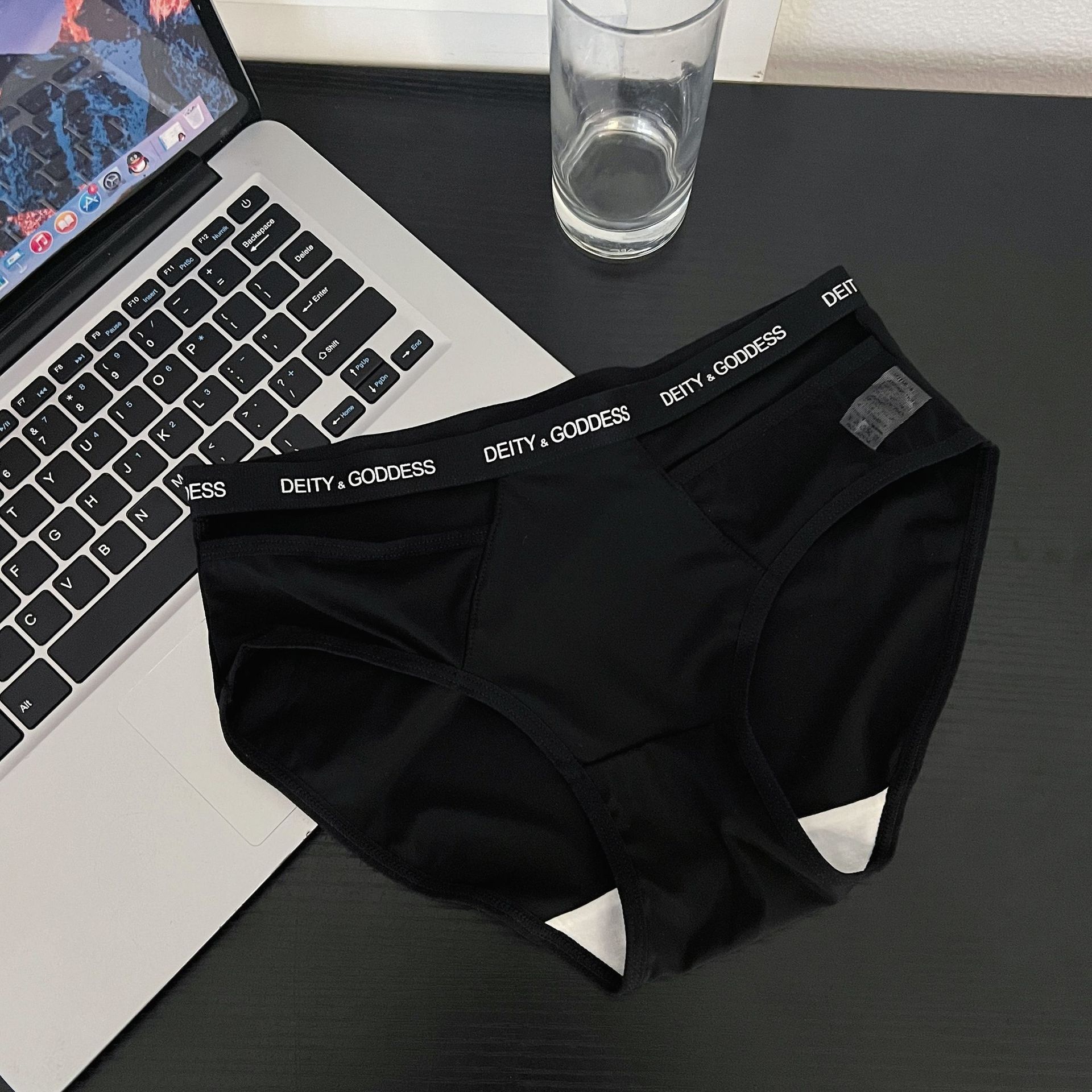 African four seasons universal pure desire sports wind letter waist seamless breathable anti-bacterial underwear for girls mesh hollow sexy waist pack hips mulberry silk crotch briefs