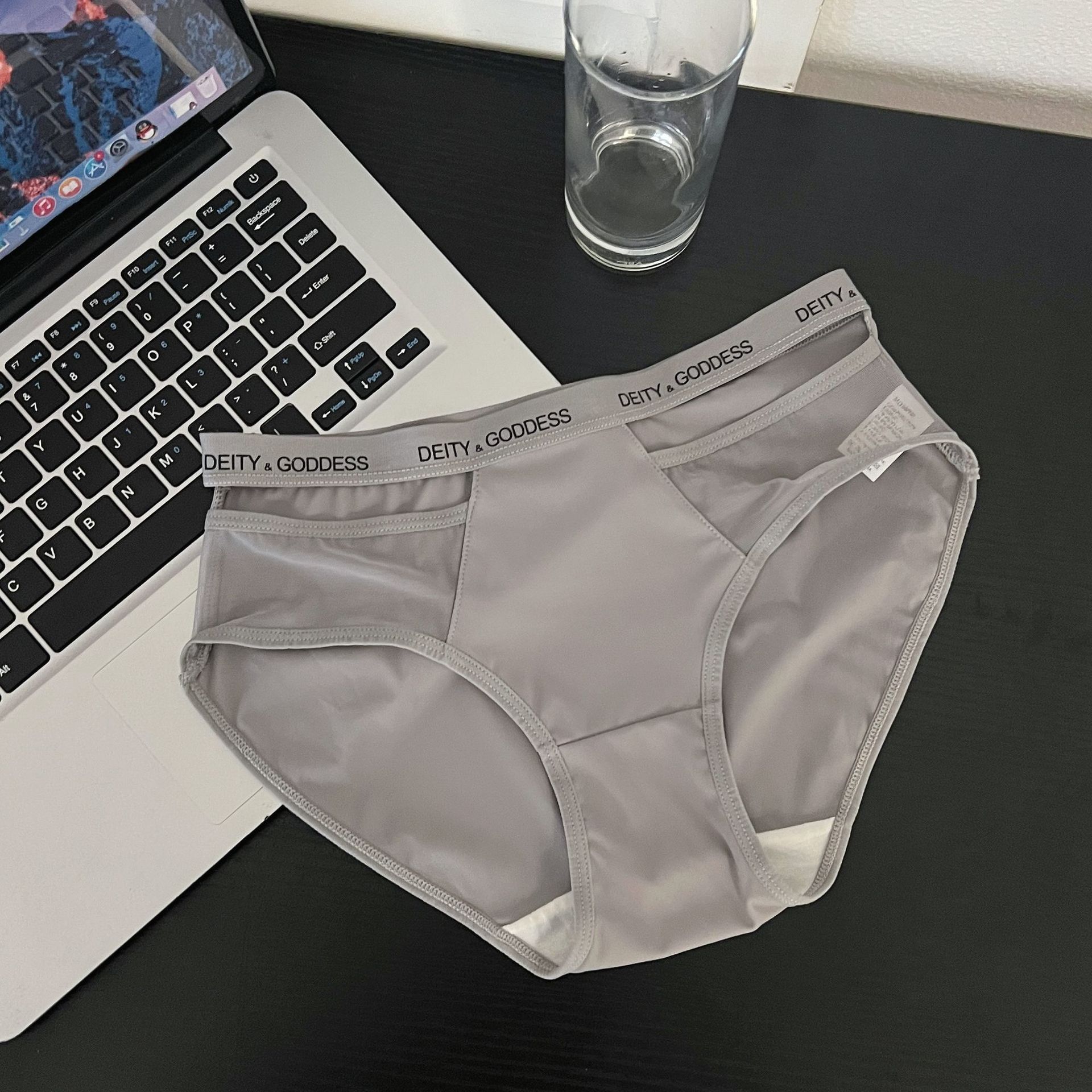 African four seasons universal pure desire sports wind letter waist seamless breathable anti-bacterial underwear for girls mesh hollow sexy waist pack hips mulberry silk crotch briefs