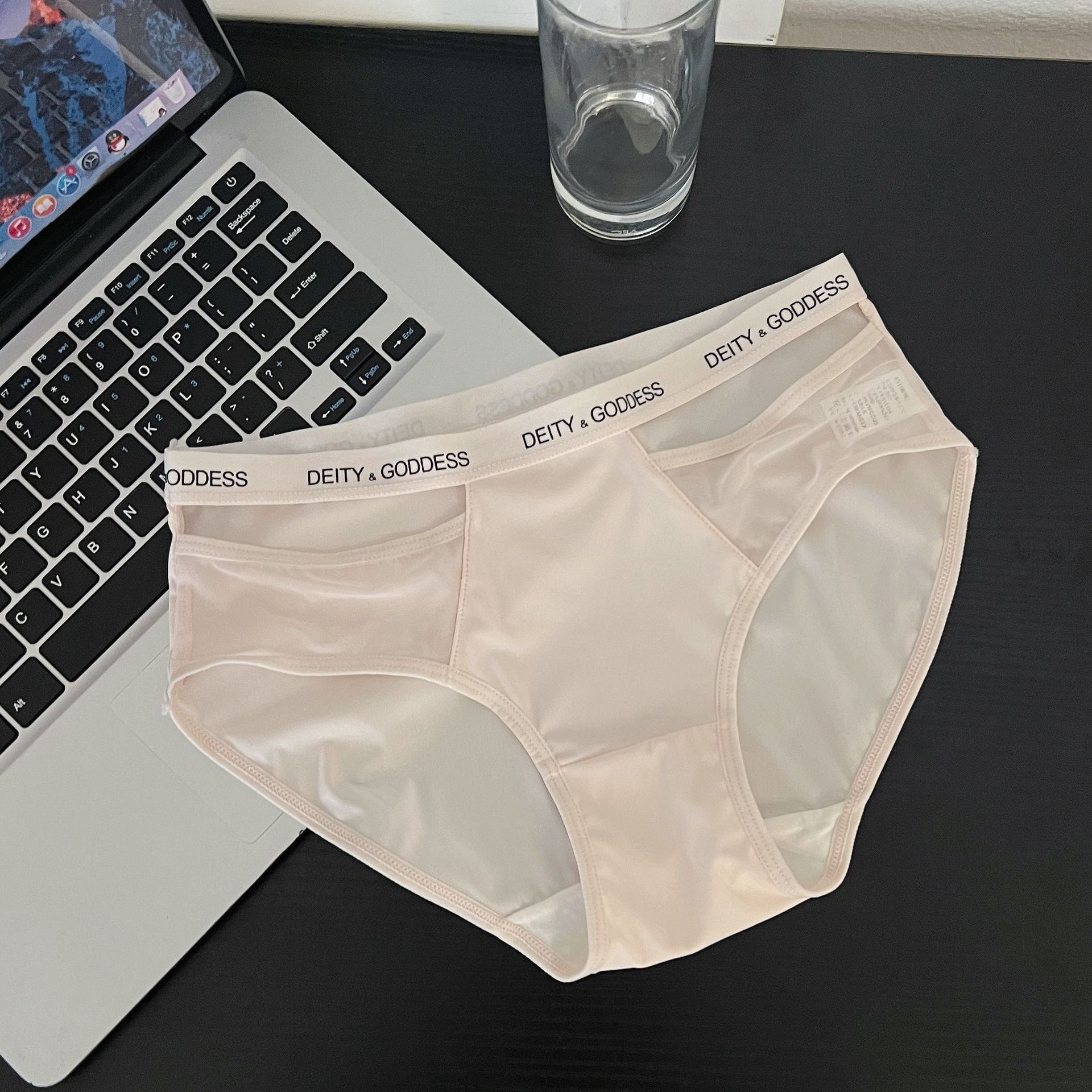 African four seasons universal pure desire sports wind letter waist seamless breathable anti-bacterial underwear for girls mesh hollow sexy waist pack hips mulberry silk crotch briefs