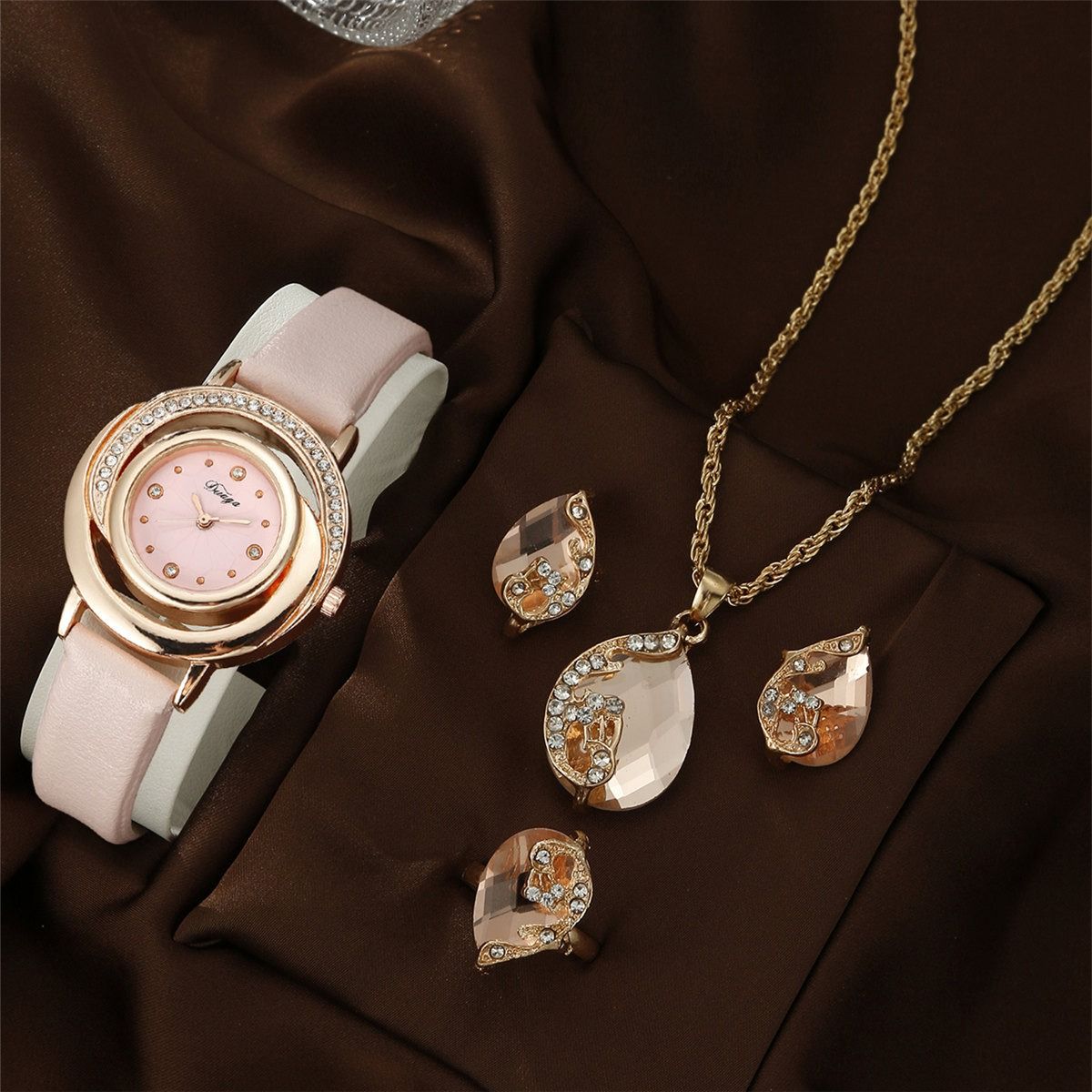 2024 Africa New Simple Women's Watch Set with Diamond Light Luxury Belt Quartz Watch Women's Ring Earrings Necklace Set Lovers' Ladies Leisure Metal Watches+ Girlfriends Wife's Gift
