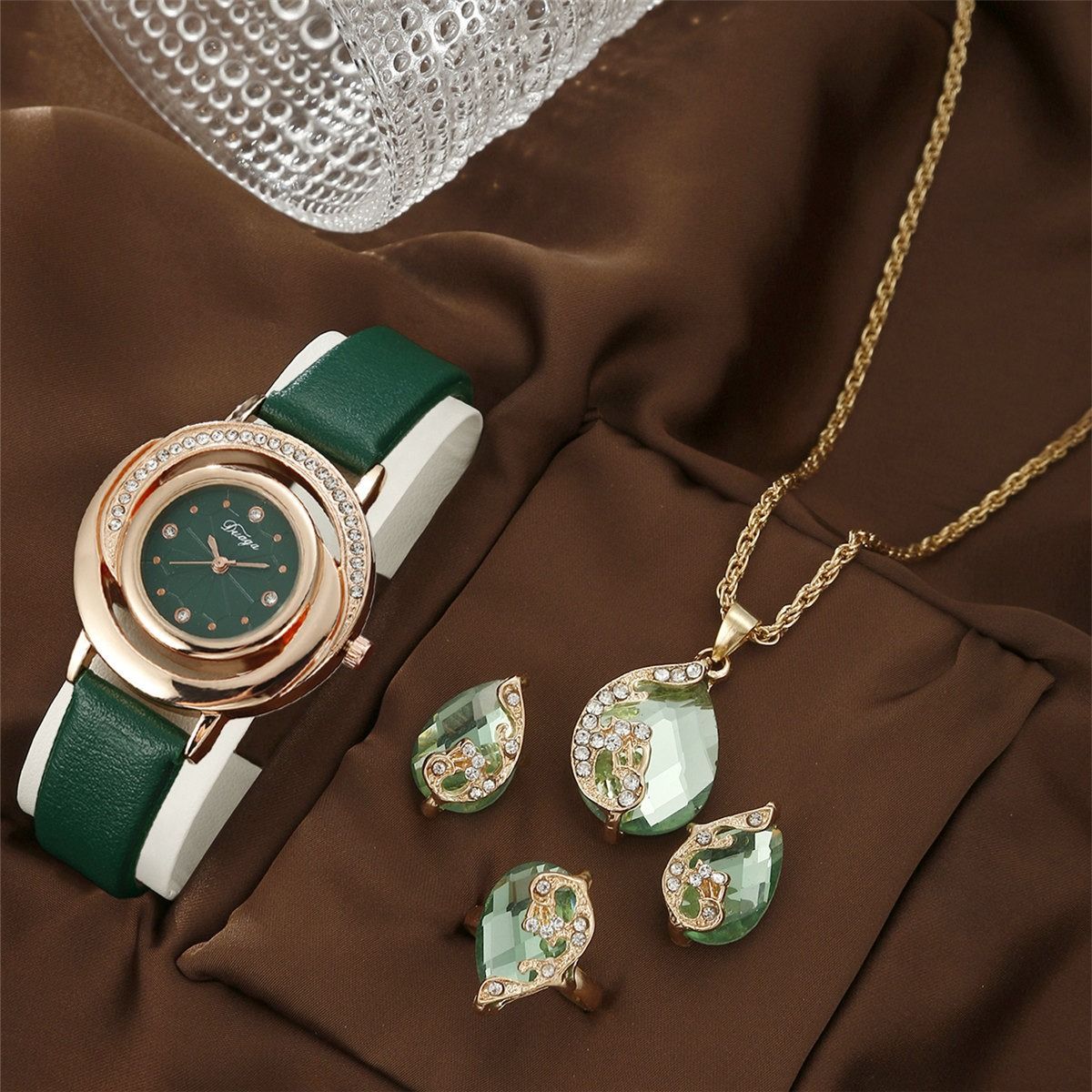 2024 Africa New Simple Women's Watch Set with Diamond Light Luxury Belt Quartz Watch Women's Ring Earrings Necklace Set Lovers' Ladies Leisure Metal Watches+ Girlfriends Wife's Gift