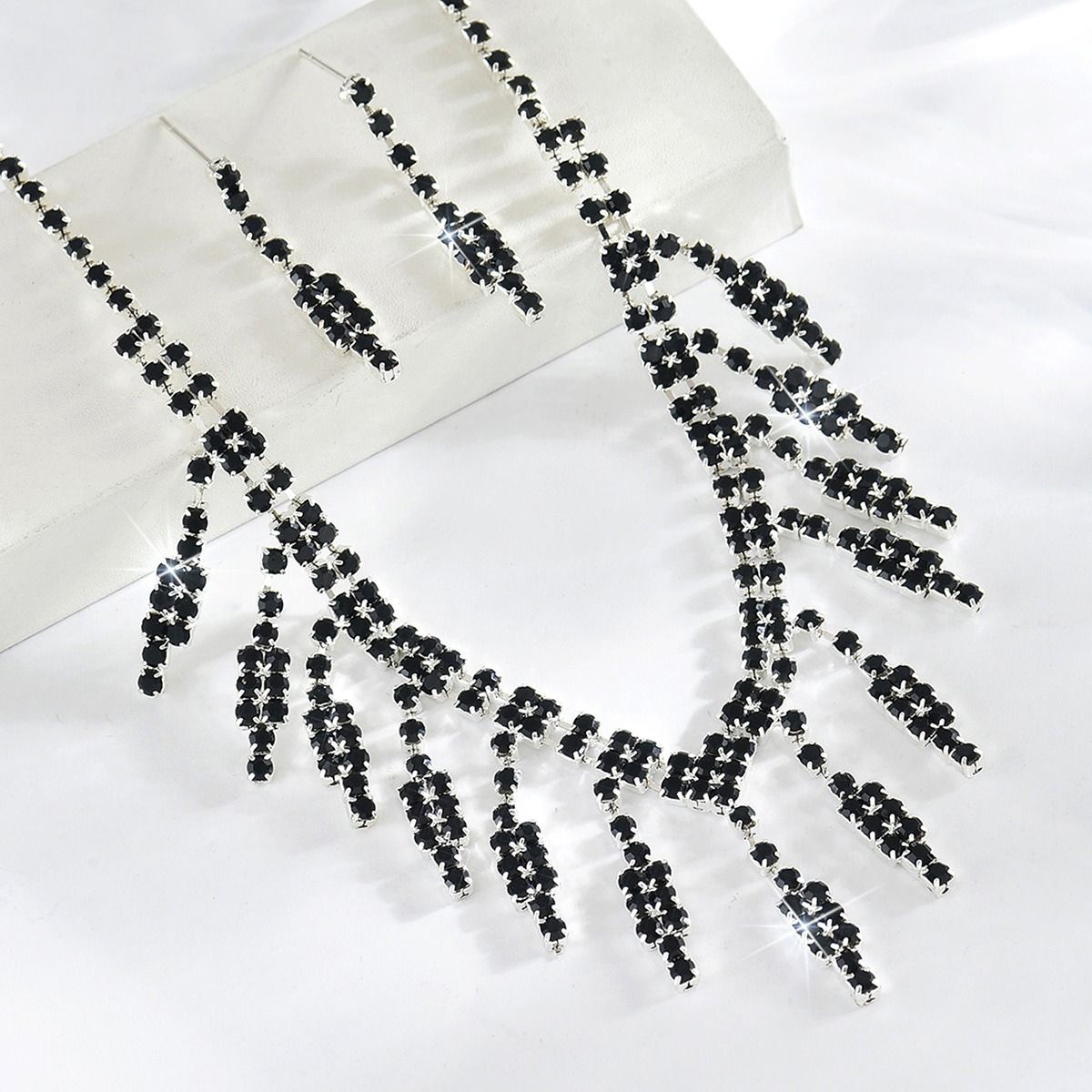 African cross-border bride Black fashion commuter luxury evening dress necklace earrings set Wedding ladies personality fashion set chain