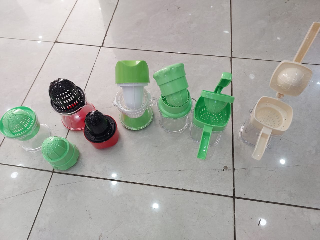 manual  plastic juice press juicer cup