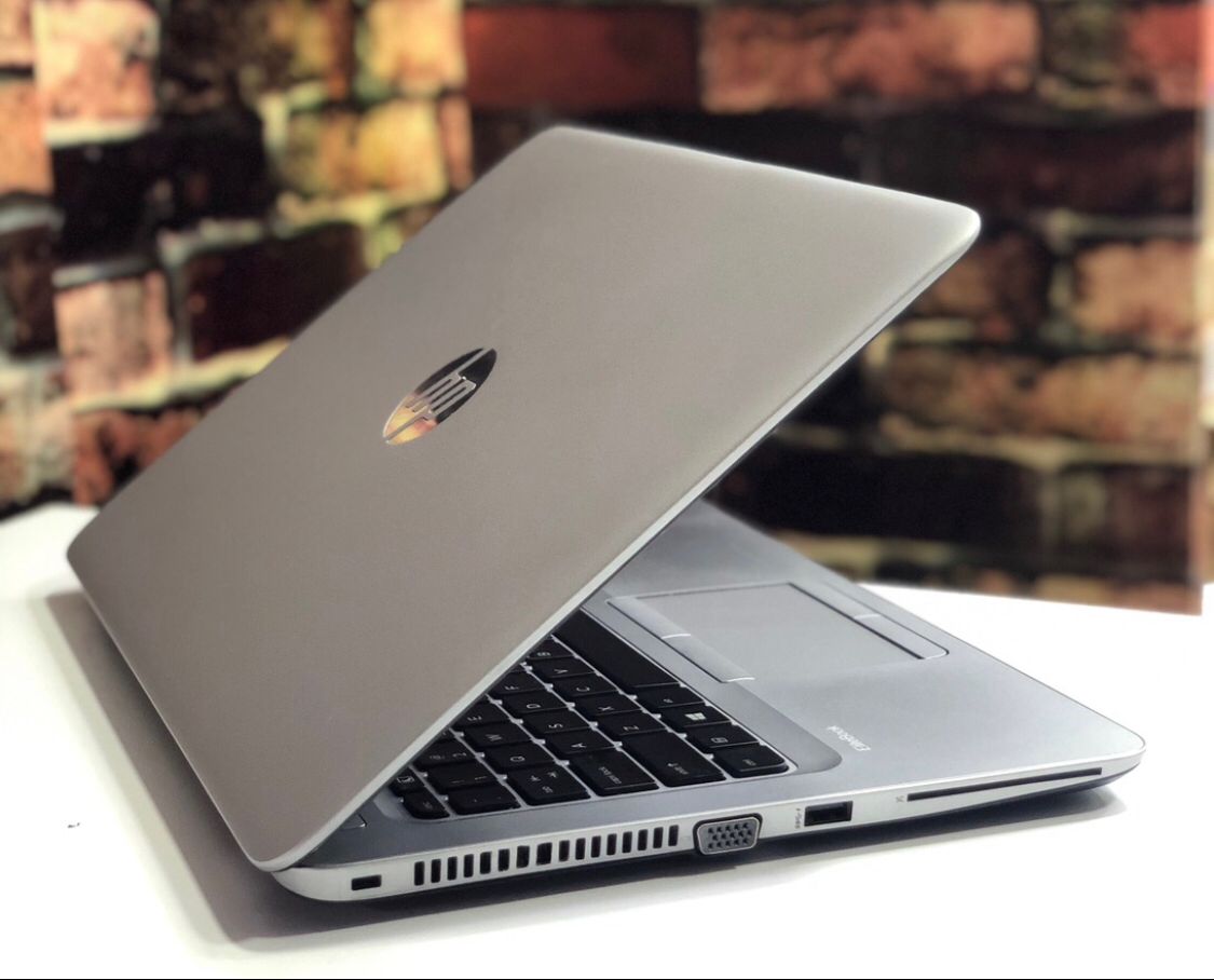 Hp Elitebook 840g3  Intel corei7 6th Generation  8GB RAM 256 GB SSD 
14”touchscreen Screen(1920x1080) Resolution 
   Windows 11 Pro 64bits Mocrosoft Office 2019