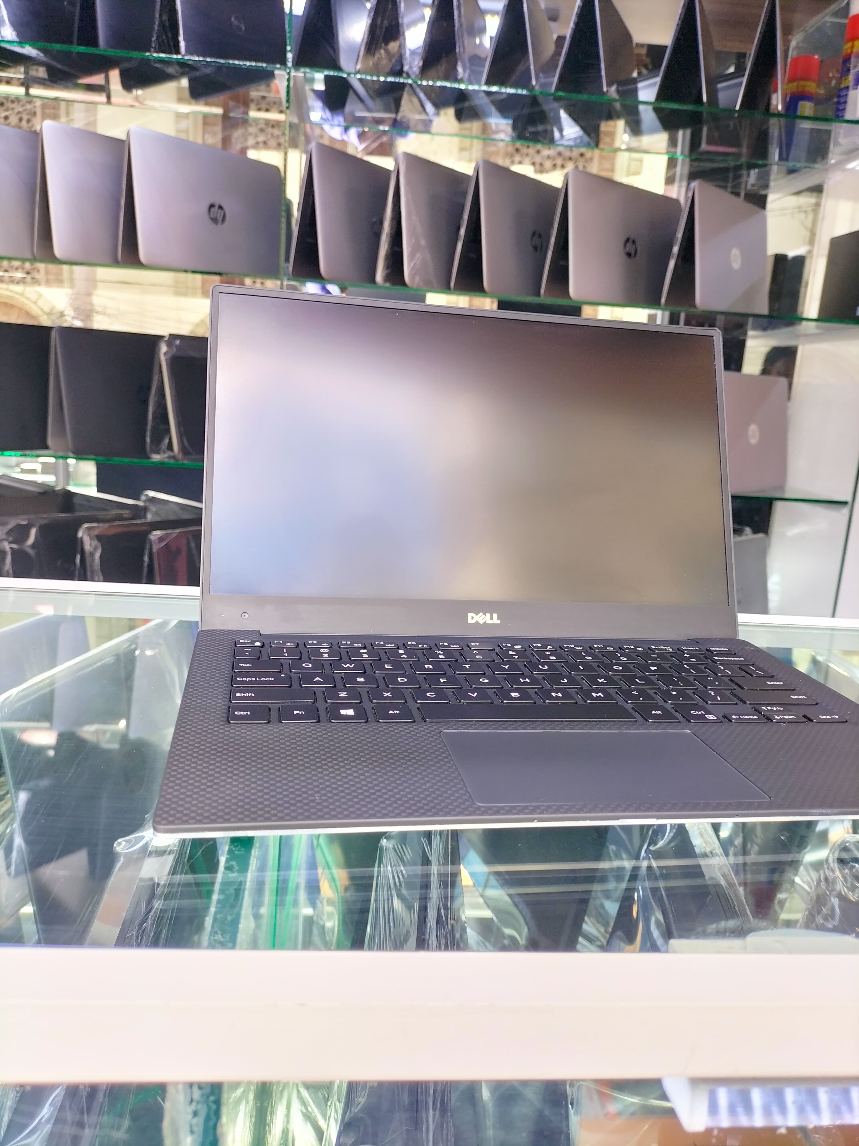 Refurbished Laptop Dell xps 13 core i5 7th gen 8gb ram 256gGb ssd Storage