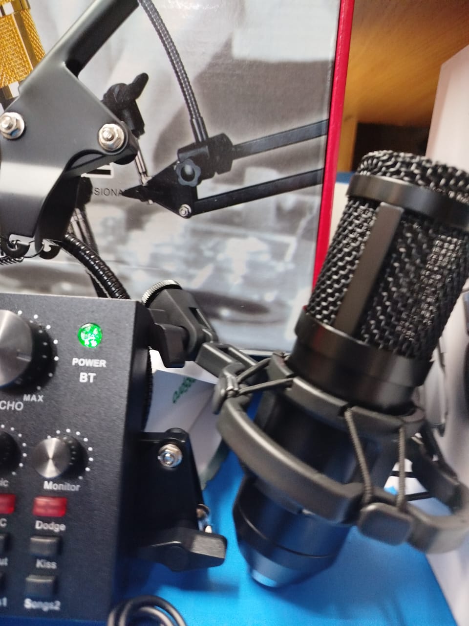 BM-800 Condenser Microphone Bundle,Metal Shock Mount And Double-Layer Pop Filter For Radio Braodcasting Singing