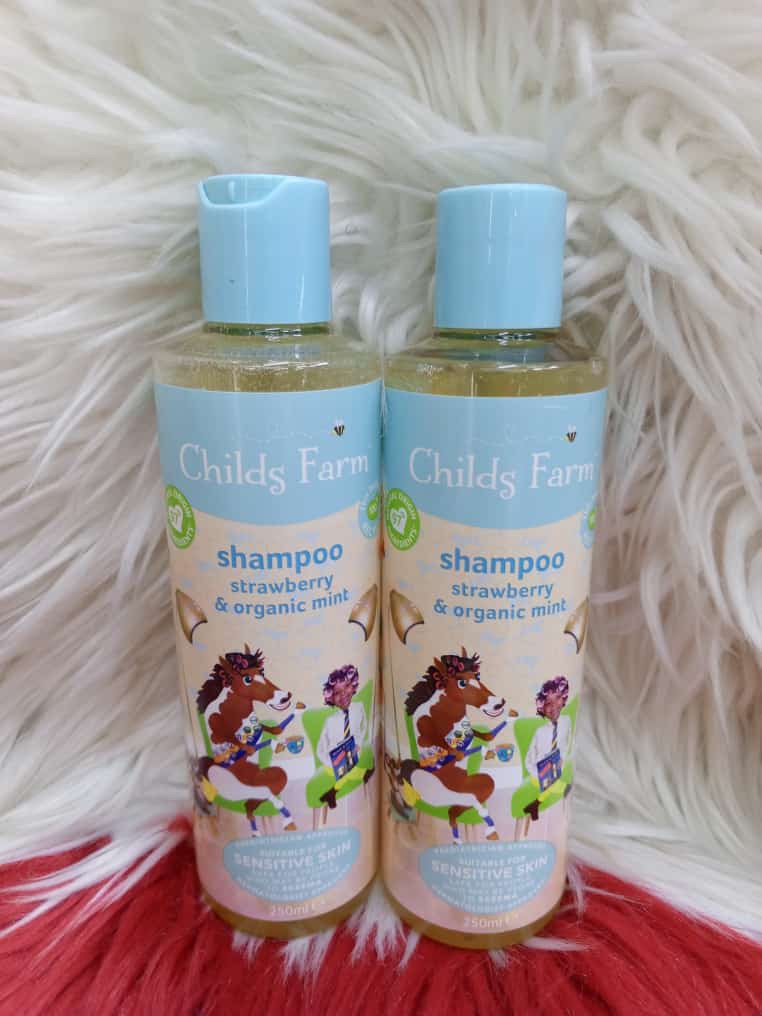 Childs Farm | Kids Shampoo 250ml | Strawberry & Organic Mint | All Hair Types | Detangles & Nourishes | Suitable for Dry, Sensitive & Eczema-prone Skin & Scalp