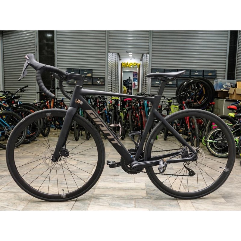 Giant PCR LTD2 Pre-Owned Road Bike – Shimano 20-Speed Hydraulic Disc Bicycle