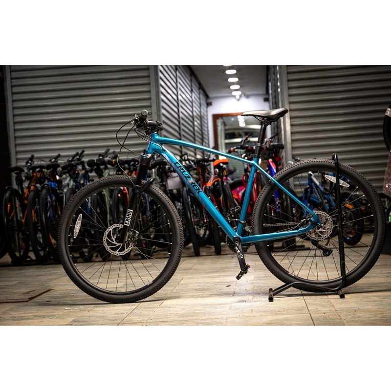 Cruztrek Kleever Mountain Bike 29-Inch with Hydraulic Disc Brakes
