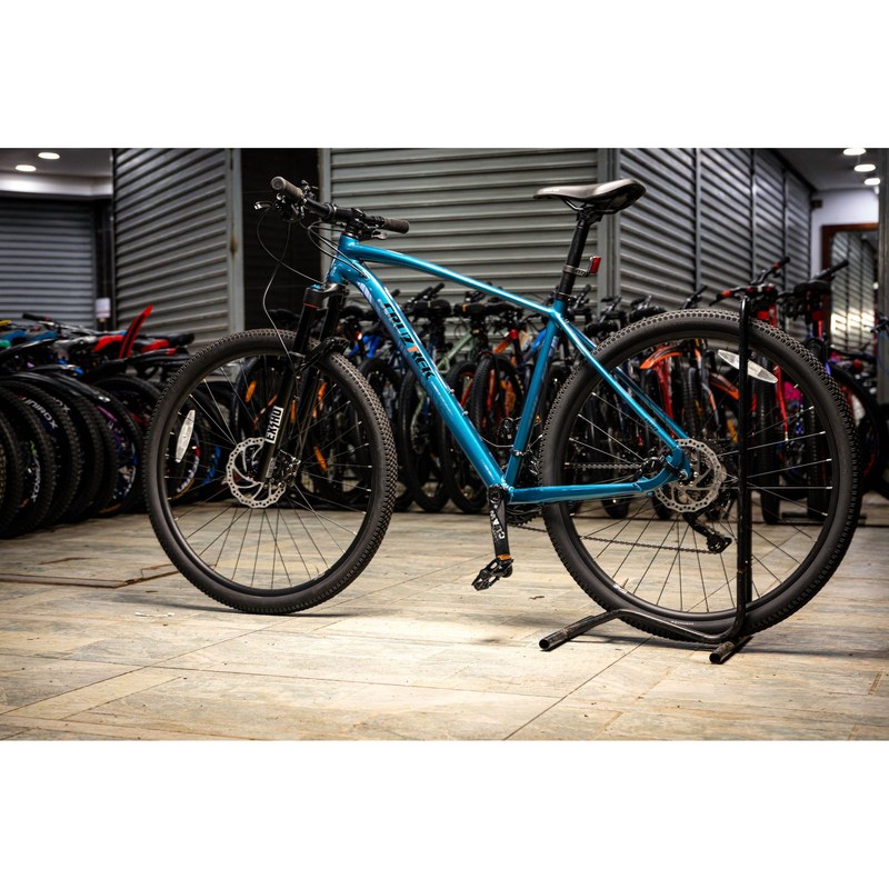 Cruztrek Kleever Mountain Bike 29-Inch with Hydraulic Disc Brakes