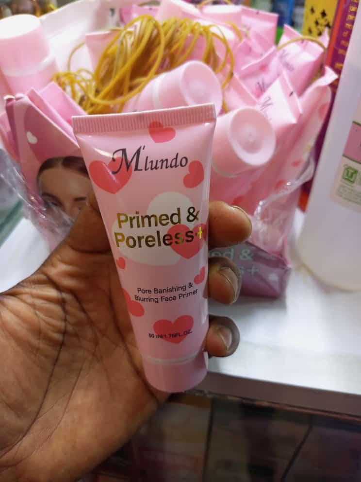 Face primer Miundo primed and poreless pore banishing and blurring face primer