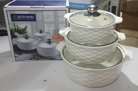 3 Pc ceramic serving bowls 3.5 ltrs ,2.5 ltrs and 1ltr WITH GLASS LIDS