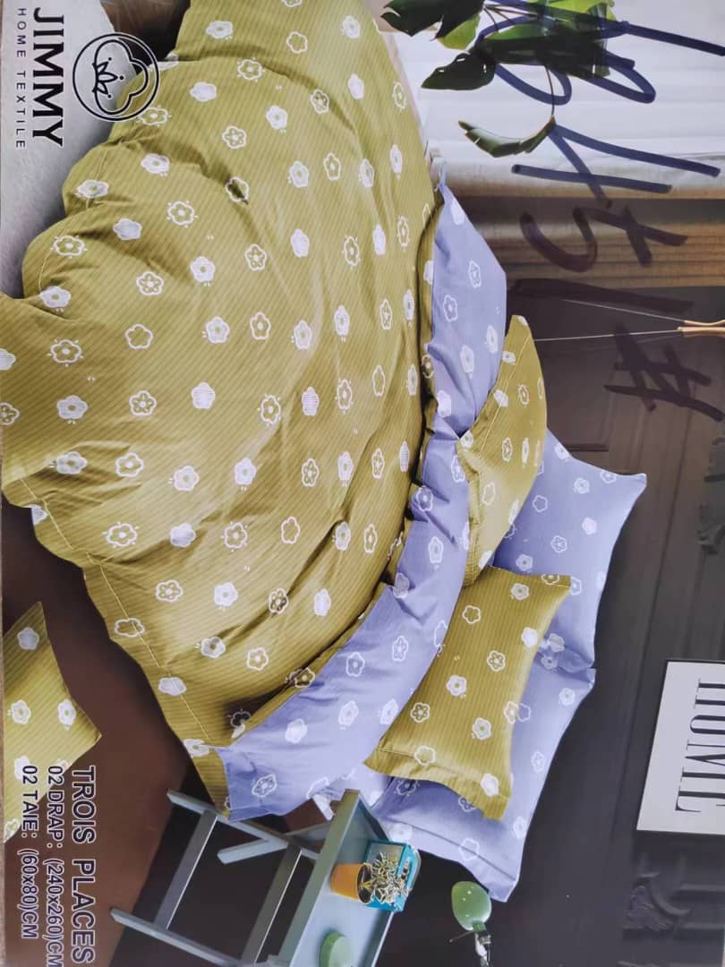 JIBAO 4pc Duvet, 1 Bedsheet And 2 Pillowcases. Made of high quality cotton material that is easy to clean. The set contains 1duvet 1 bedsheet and 2 pillowcases. The duvet is durable and soft to touch