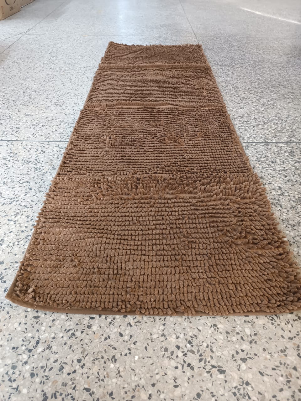 Absorbent bedside matsFluffy Door Mats Super Absorbent Fluffy Door/Bathroom/Bedroom Mat The feet are very soft and comfortable, super absorbent, anti-skid and not easy to move.