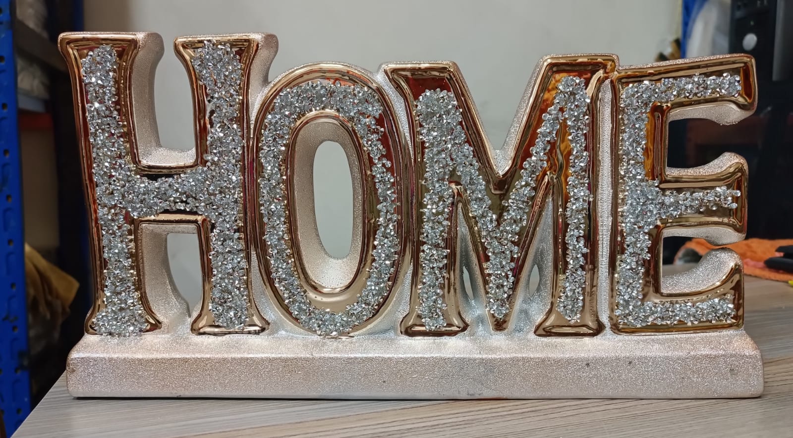 home design decorDurable in use ,wear resistant and made of high density PVC board.
With 4 floating shelves conveniently for placing items like flowers,pictures etc
Smooth white painted surface, beaut